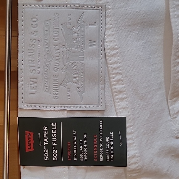 NWT  Levi's 502 Taper white team Canada jeans size 27 x 34 - Picture 4 of 5